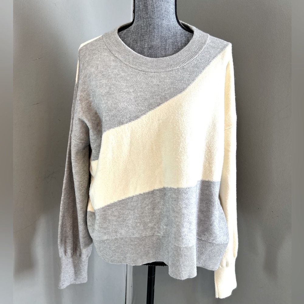 Halogen Ivory and Grey Crewneck Sweater Size XXL